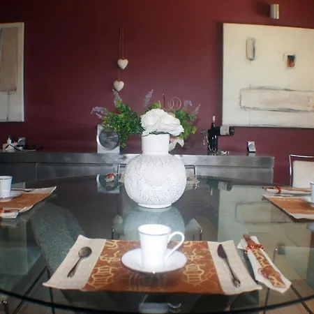 Delle Rose 住宿加早餐酒店 朱利亚诺瓦