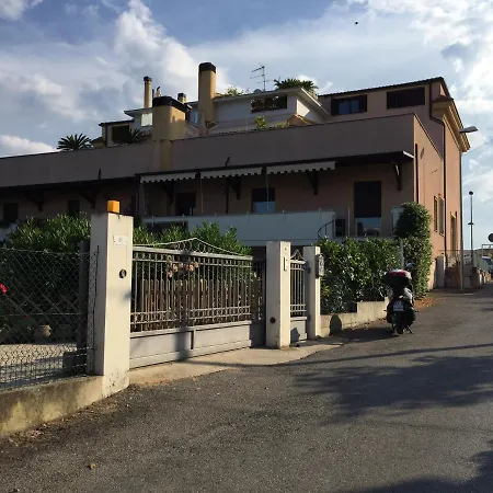 住宿加早餐酒店 Delle Rose 朱利亚诺瓦