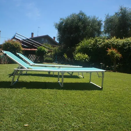 住宿加早餐酒店 Delle Rose 朱利亚诺瓦