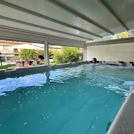 住宿加早餐酒店 Delle Rose 朱利亚诺瓦